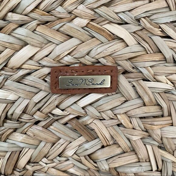 NEW Sun N’ Sand round straw bag with pink strap - Picture 8 of 10